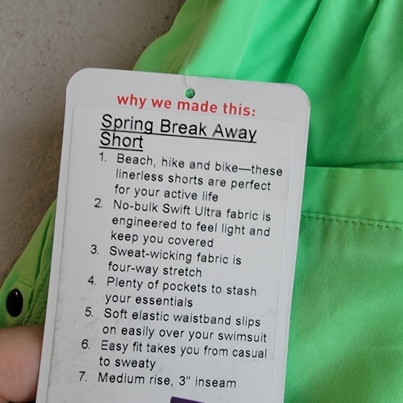 Lululemon Spring Break Away Short in Pistachio size 6 NWT - Picture 7 of 8